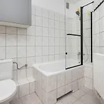 Functional Close To The Old Town By Renters